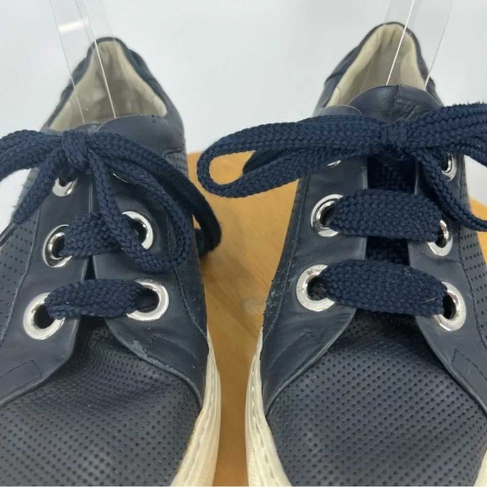 AGL Attilio Giusti Leombruni navy blue perforated lace up platform sneaker 9